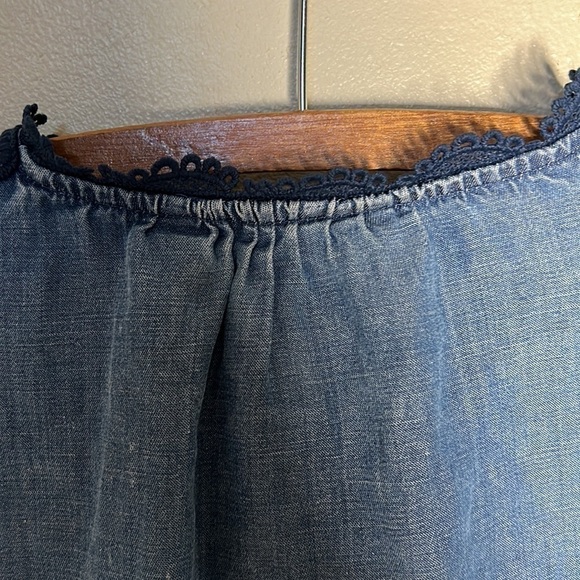 ANTHROPOLOGIE HOLDING HORSES Blue Lace Chambray Popover Blouse Size 2 - Picture 12 of 16